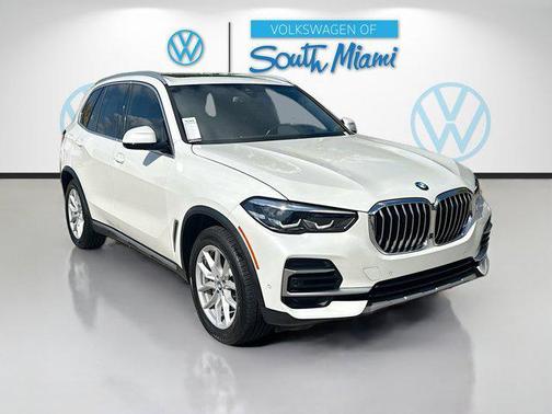 Mineral White Metallic 2023 BMW X5 xDrive40i