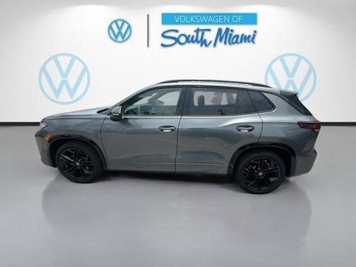 Platinum 2026 Volkswagen Tiguan 2.0T SE R-Line Black