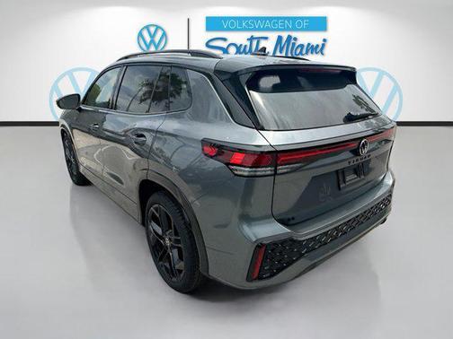 Platinum 2026 Volkswagen Tiguan 2.0T SE R-Line Black