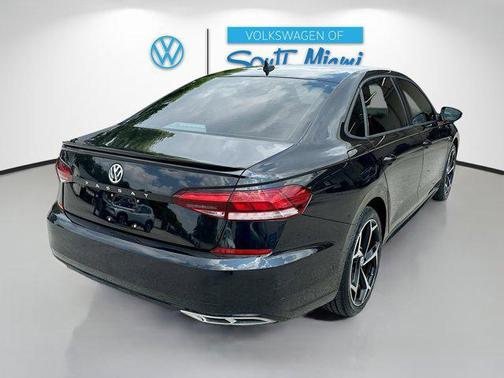2022 Volkswagen Passat 2.0T R-Line