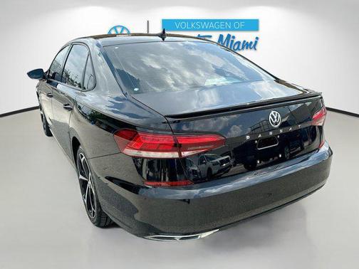 2022 Volkswagen Passat 2.0T R-Line