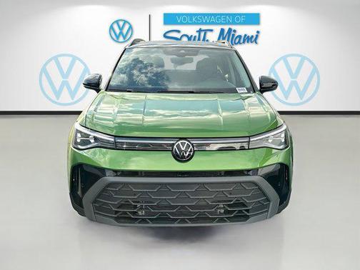 2026 Volkswagen Taos SE Black