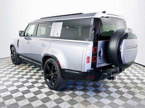 2024 Land Rover Defender 130 P400 X-Dynamic SE