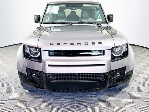 2024 Land Rover Defender 130 P400 X-Dynamic SE