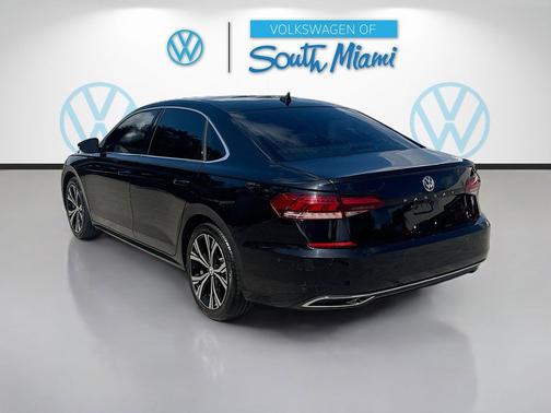 Deep Black Pearl 2020 Volkswagen Passat 2.0T SE