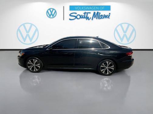 Deep Black Pearl 2020 Volkswagen Passat 2.0T SE