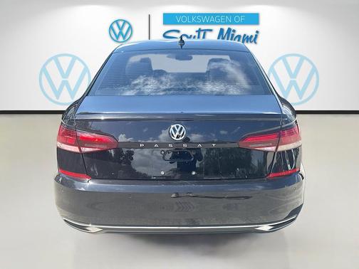 Deep Black Pearl 2020 Volkswagen Passat 2.0T SE
