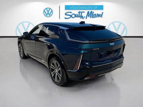 Emerald Lake Metallic 2024 Cadillac LYRIQ Luxury