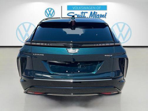 Emerald Lake Metallic 2024 Cadillac LYRIQ Luxury