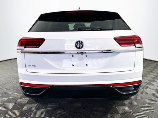 Pure White 2021 Volkswagen Atlas Cross Sport 3.6L V6 SE w/Technology