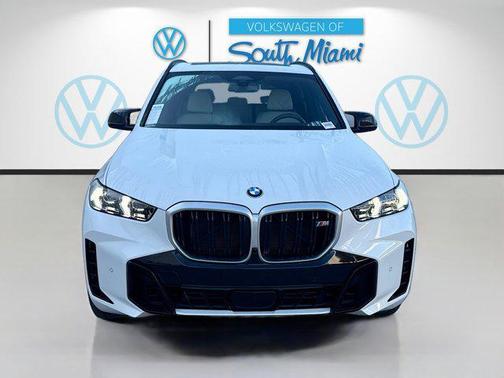 2025 BMW X5 M60i