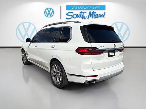 Mineral White Metallic 2021 BMW X7 xDrive40i