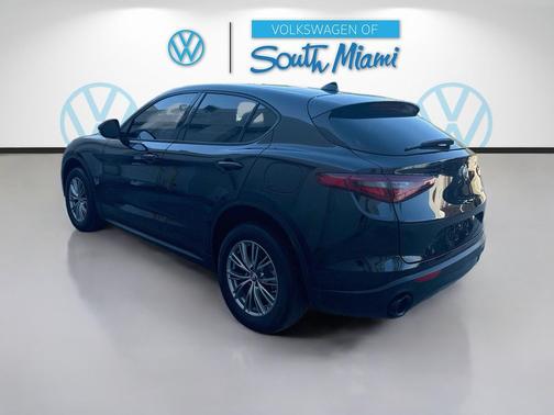 Vulcano Black Metallic 2023 Alfa Romeo Stelvio Sprint RWD