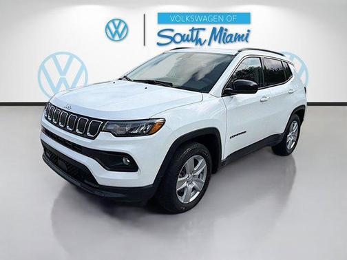 Bright White Clearcoat 2022 Jeep Compass Latitude