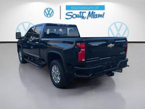 Black 2024 Chevrolet Silverado 2500 High Country