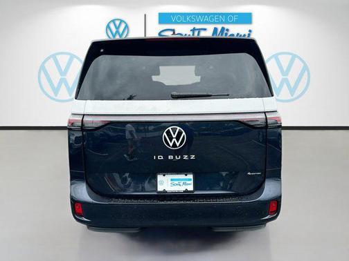 2025 Volkswagen ID. Buzz Pro S Plus with 4MOTION