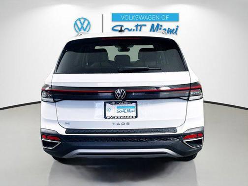 2025 Volkswagen Taos 1.5T SE