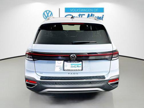 2025 Volkswagen Taos 1.5T SE