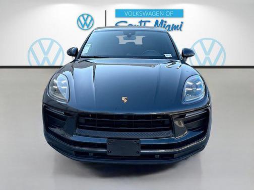 2022 Porsche Macan Base