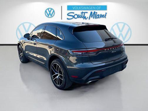 2022 Porsche Macan Base