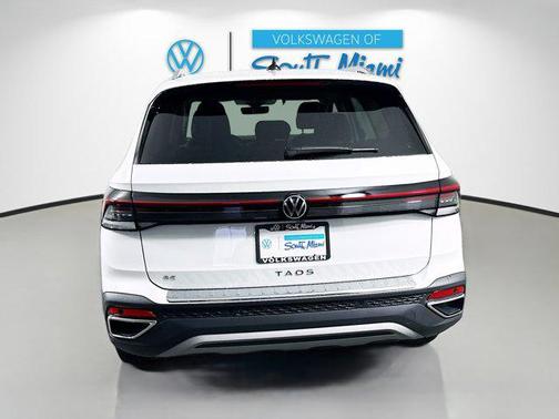 2025 Volkswagen Taos 1.5T SE