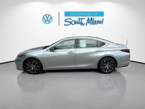 2022 Lexus ES 350 Base