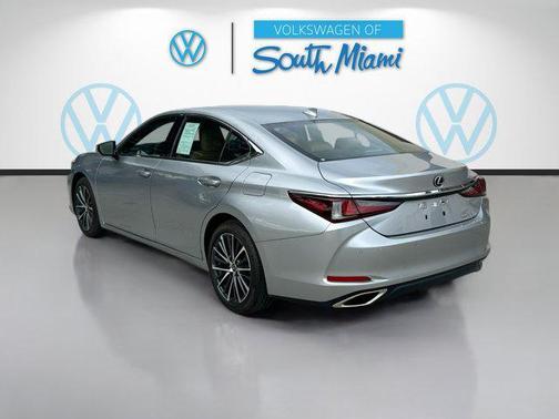 2022 Lexus ES 350 Base