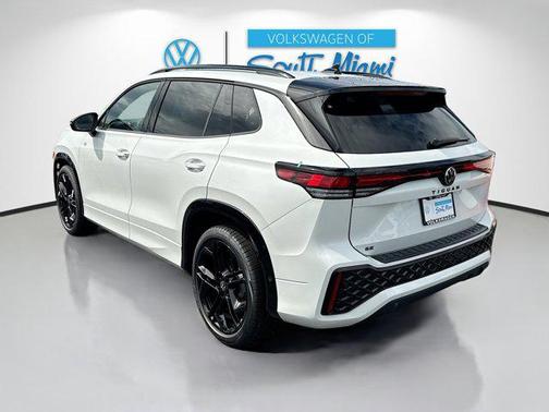 2025 Volkswagen Tiguan 2.0T SE R-Line Black