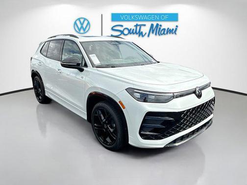 2025 Volkswagen Tiguan 2.0T SE R-Line Black