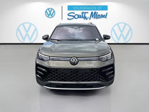 Avocado Green w/Deep Black Roof 2026 Volkswagen Tiguan 2.0T SEL R-Line 4MOTION