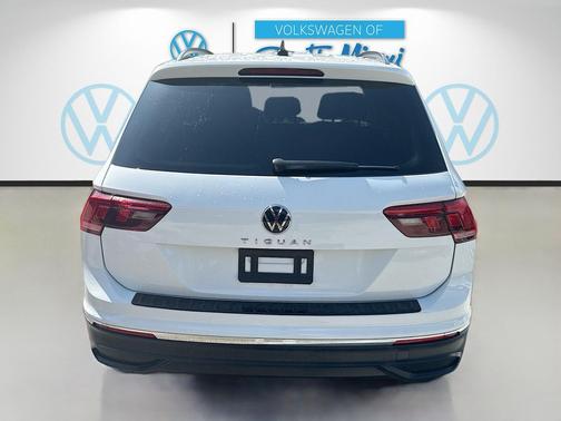 Pure White 2024 Volkswagen Tiguan 2.0T S