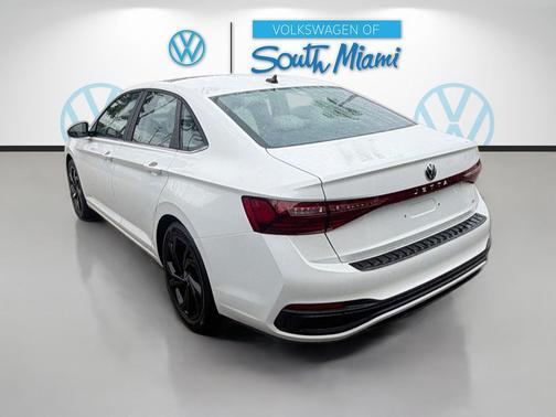 White Pearl 2027 Volkswagen Jetta 1.4T SE
