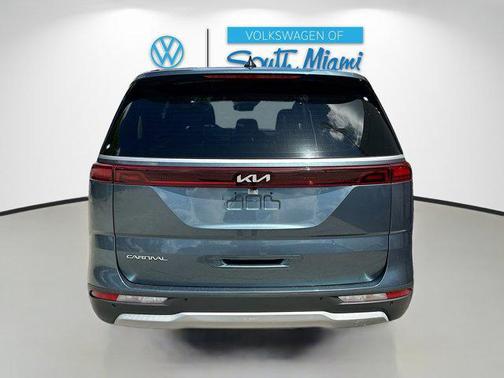 2023 Kia Carnival EX