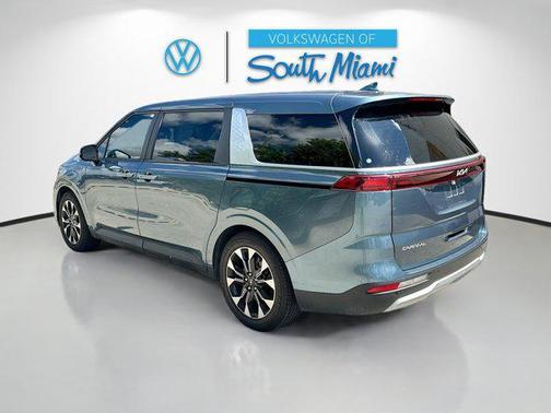 2023 Kia Carnival EX