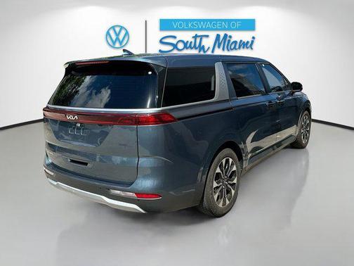 2023 Kia Carnival EX