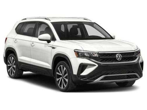 Platinum Gray Metallic 2022 Volkswagen Taos 1.5T SE