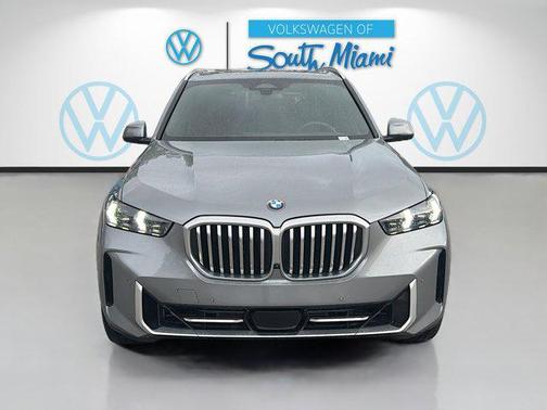 Skyscraper Grey Metallic 2024 BMW X5 sDrive40i