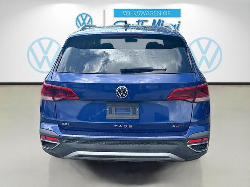 Blue Metallic 2022 Volkswagen Taos 1.5T SEL