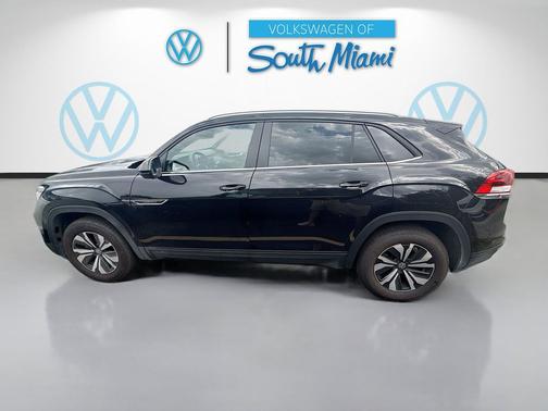 deep black pearl 2026 Volkswagen Atlas Cross Sport 2.0T SE