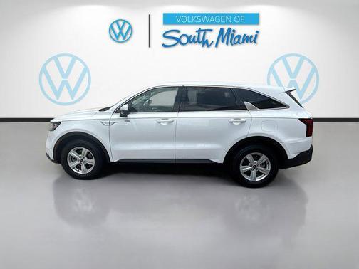Glacial White Pearl 2021 Kia Sorento LX