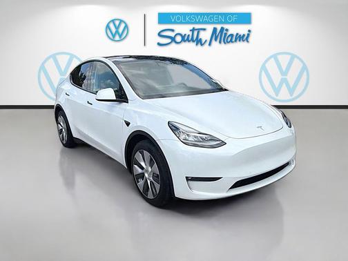 Pearl White Multi-Coat 2022 Tesla Model Y Long Range Dual Motor All-Wheel Drive