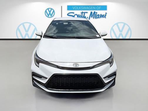 Ice Cap 2023 Toyota Corolla SE