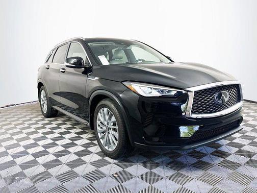2023 INFINITI QX50 LUXE AWD