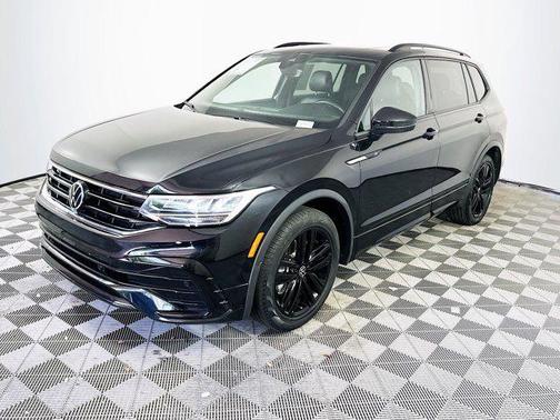 2022 Volkswagen Tiguan 2.0T SE R-Line Black