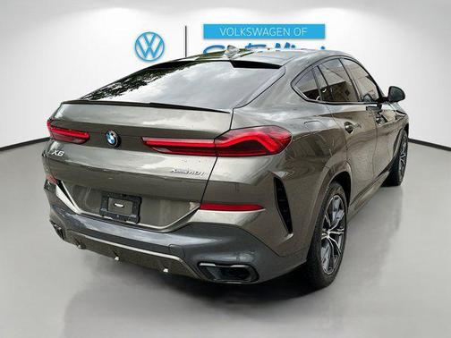 2022 BMW X6 xDrive40i
