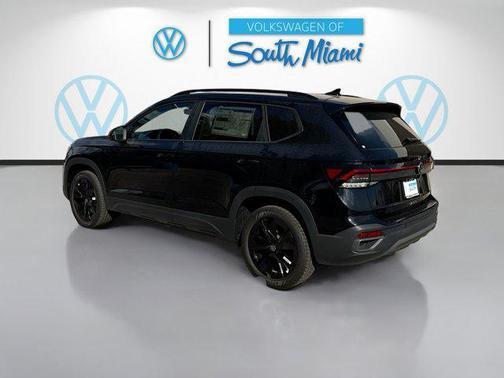 2026 Volkswagen Taos SE Black