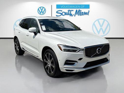 Crystal White Pearl 2019 Volvo XC60 Recharge Plug-In Hybrid T8 Inscription