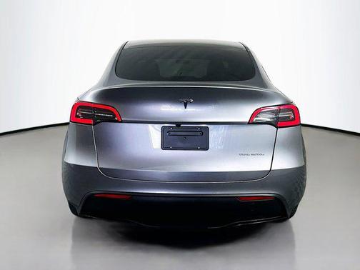 2025 Tesla Model Y Long Range Dual Motor All-Wheel Drive
