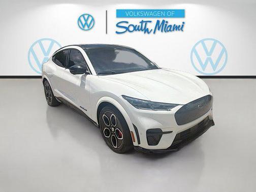 Star White Metallic Tri-Coat 2023 Ford Mustang Mach-E GT