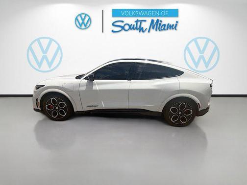 Star White Metallic Tri-Coat 2023 Ford Mustang Mach-E GT